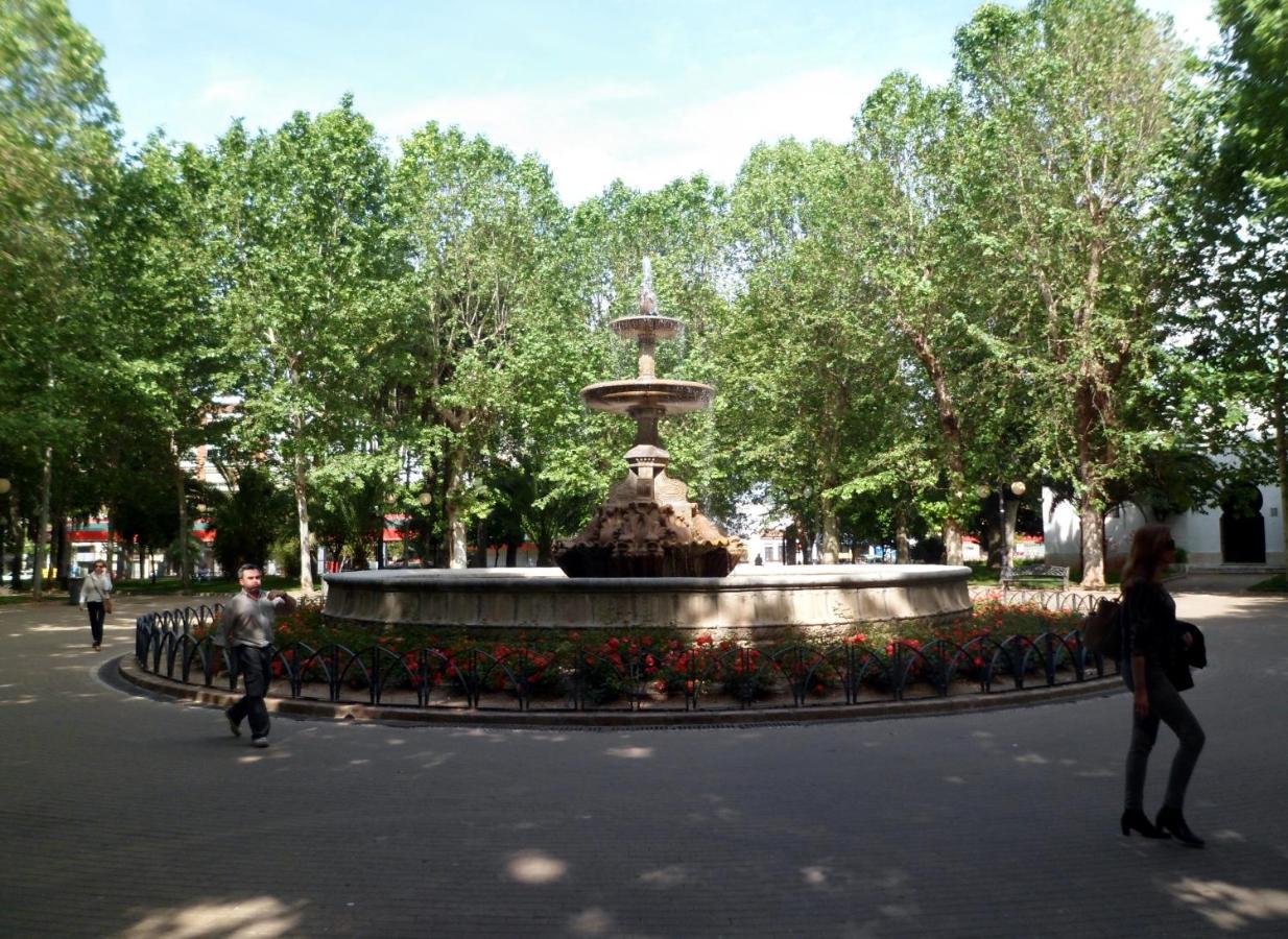 Estudio Jardines De Colon Кордова Экстерьер фото